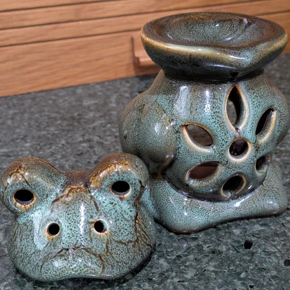GANZ Green Frog Votive Candles and Scented Oils Burner. - Picture 4 of 5